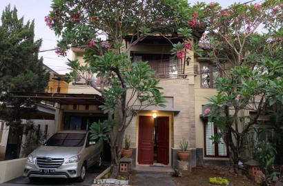 2 Floor house in Closed Compound